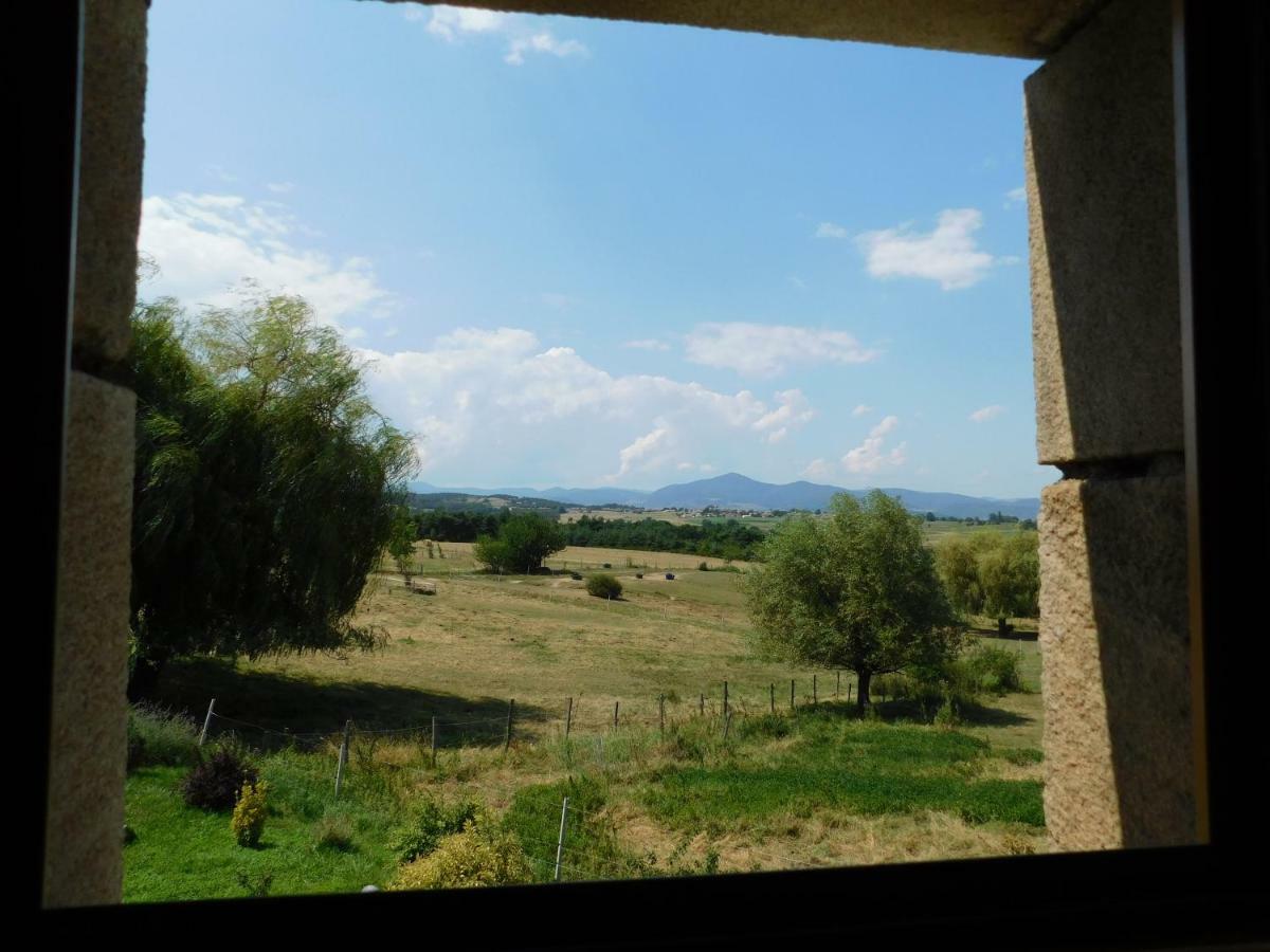 Gite Le Corral Cheminas Esterno foto