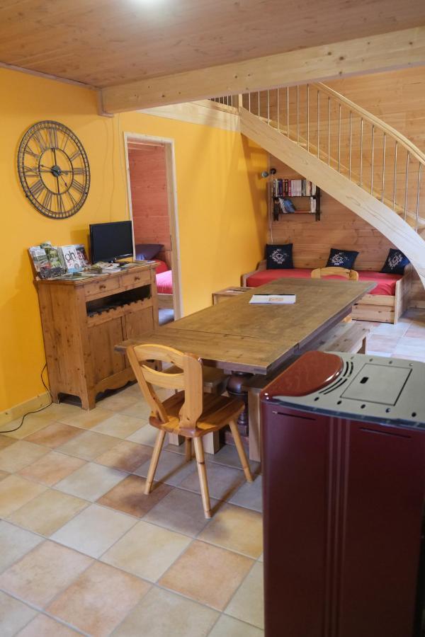 Gite Le Corral Cheminas Esterno foto