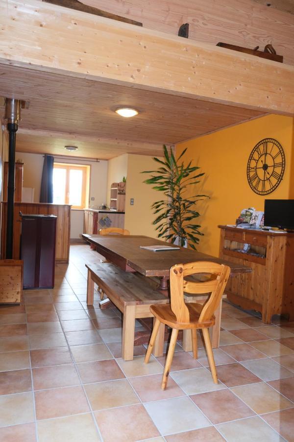 Gite Le Corral Cheminas Esterno foto